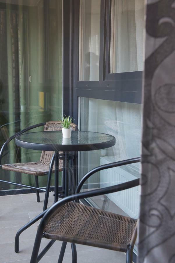 Cassie Apartment *